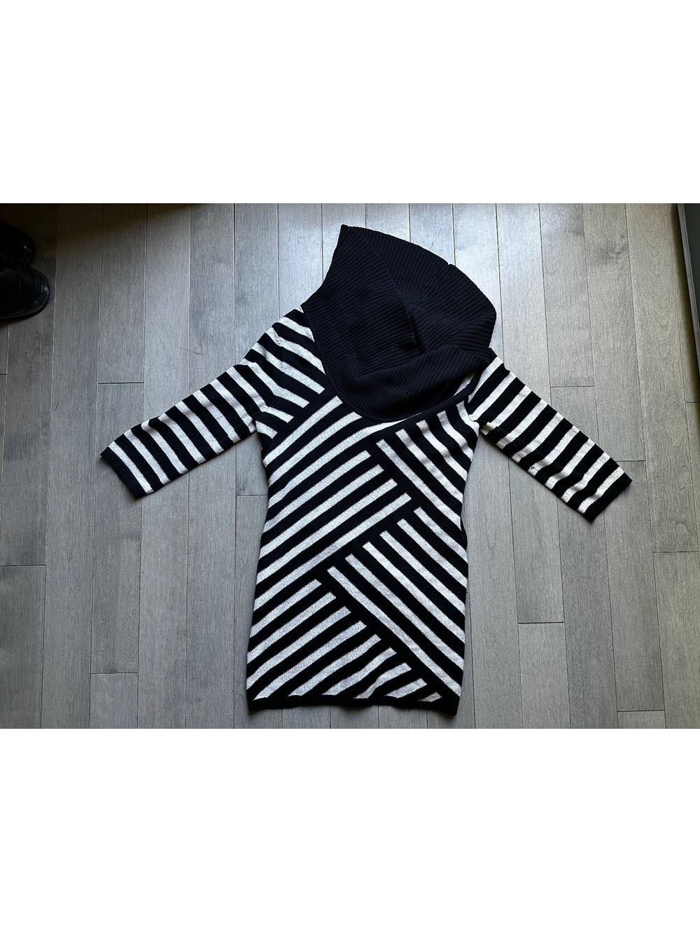 Women’s White House Black Market Striped Knit Sweater Dress With Cowl Size Small